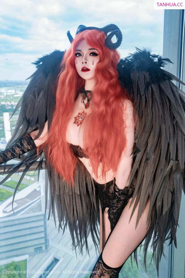 伊丽莎有点白  [XiuRen]高清写真图 2025.11.17 No.10994 伊丽莎有点白 蕾丝情趣内衣第9张图片